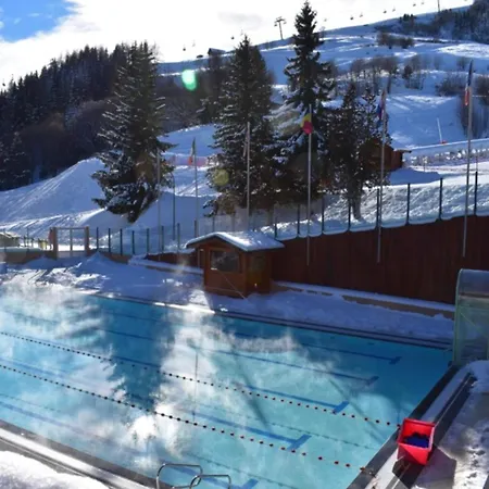 Skis Aux Pieds, Balcon Sud Et Wifi, 4 Pers, * Le Corbier